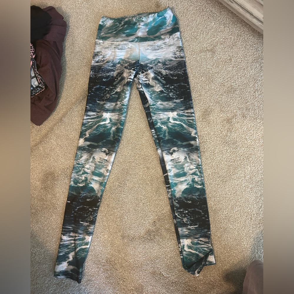 XS Goldsheep Laguna Beach Ocean Waves leggings